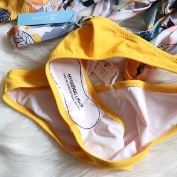 NWT White Yellow Floral Printed Bikini Set Size XS Bathing Suit - Picture 5 of 8
